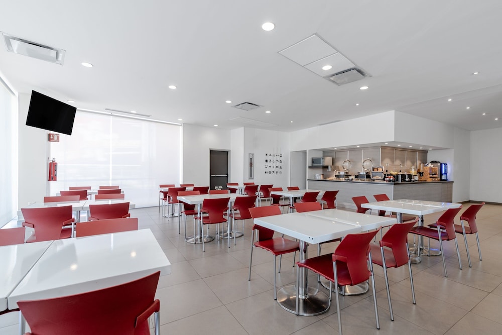 City Express Junior by Marriott Aguascalientes Centro 42/46