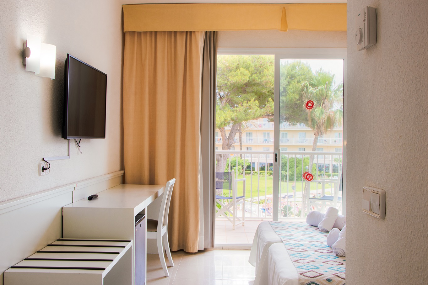 غرفة بسريرين مزدوجين بإطلالة على المسبح، Club Hotel Aguamarina 3/3