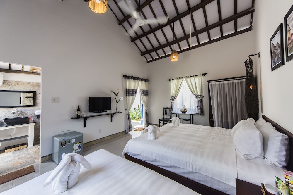 Cashew Tree Bungalow 22/65