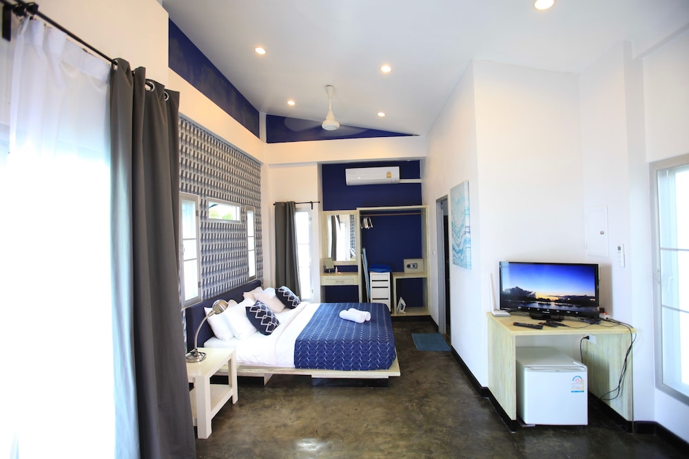 Phangan Beach Resort 24/68