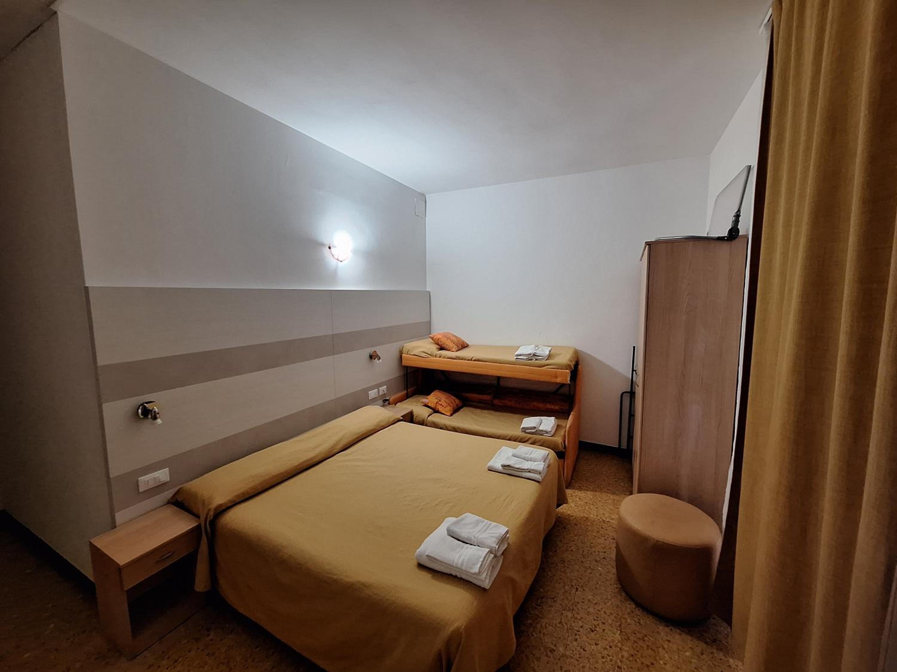 HOTEL VILLA COSTA 24/50