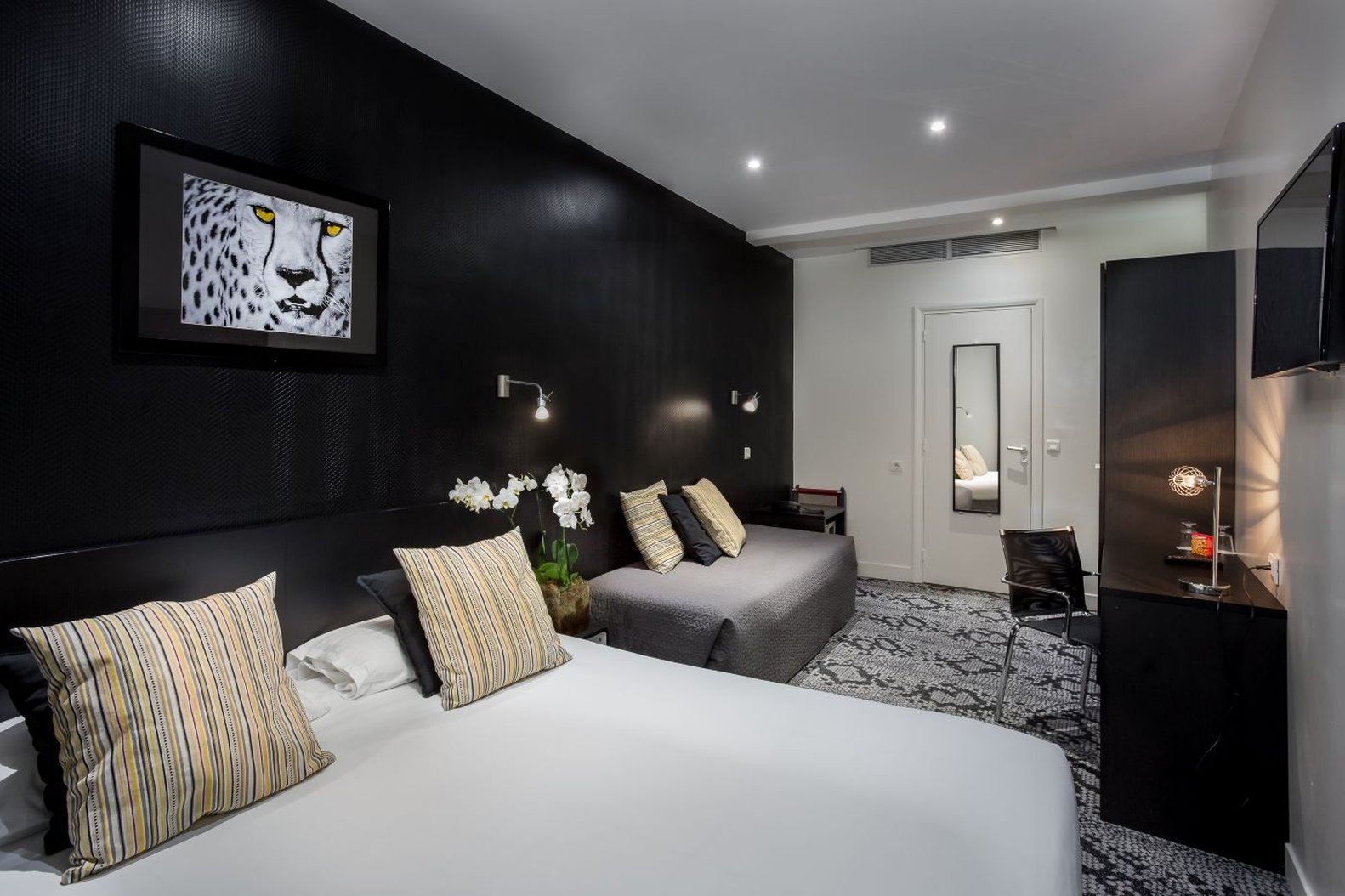 Porte de Versailles Hotel 24/48