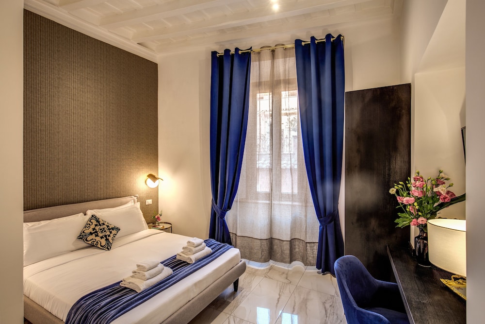 Little Queen Pantheon Residence 3/50