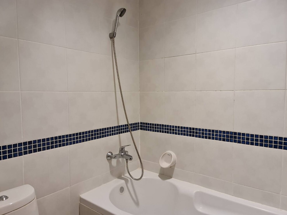 NARIS ART HOTEL 54/55