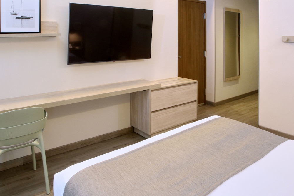 City Express Plus by Marriott Monterrey Centro 24/57