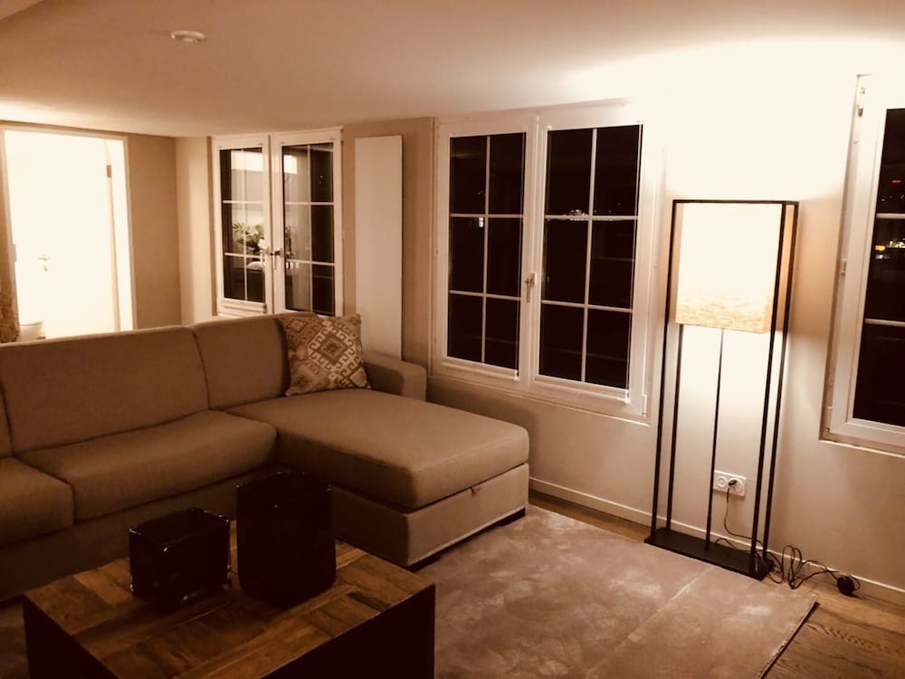 Airhome Limmatquai River View Apartment 17/38