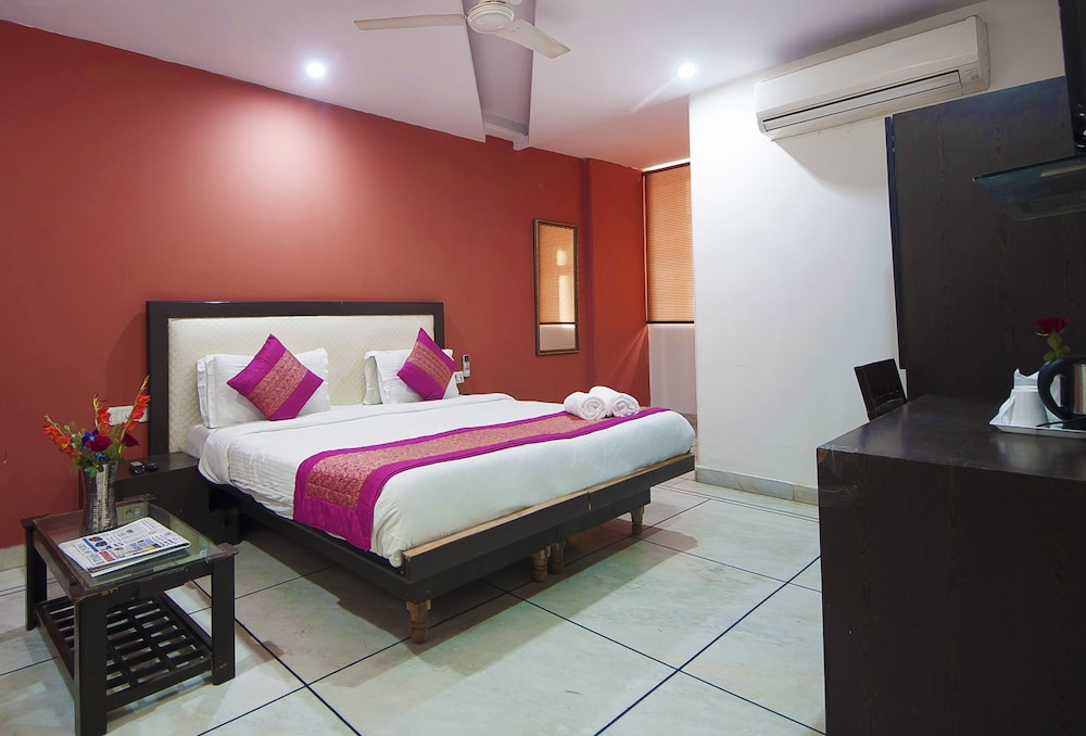 HOTEL APRA INTERNATIONAL 13/34
