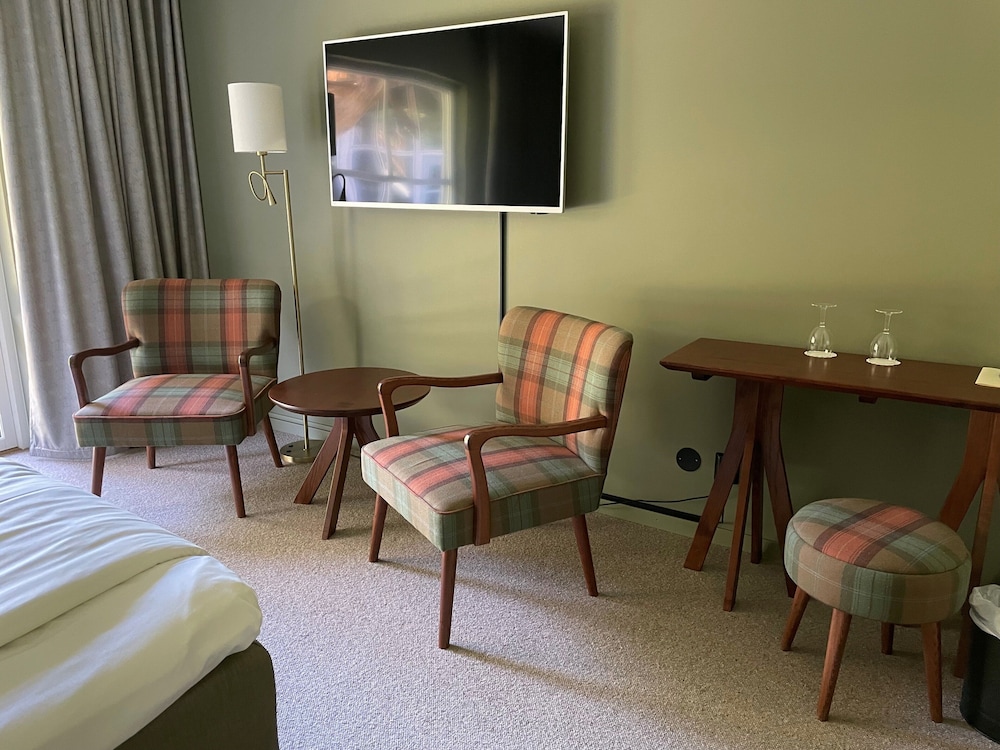 Hotell Gyllene Hornet 28/50