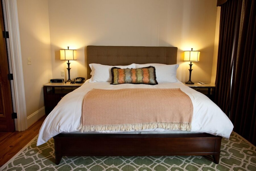 The Bleckley Inn 12/50