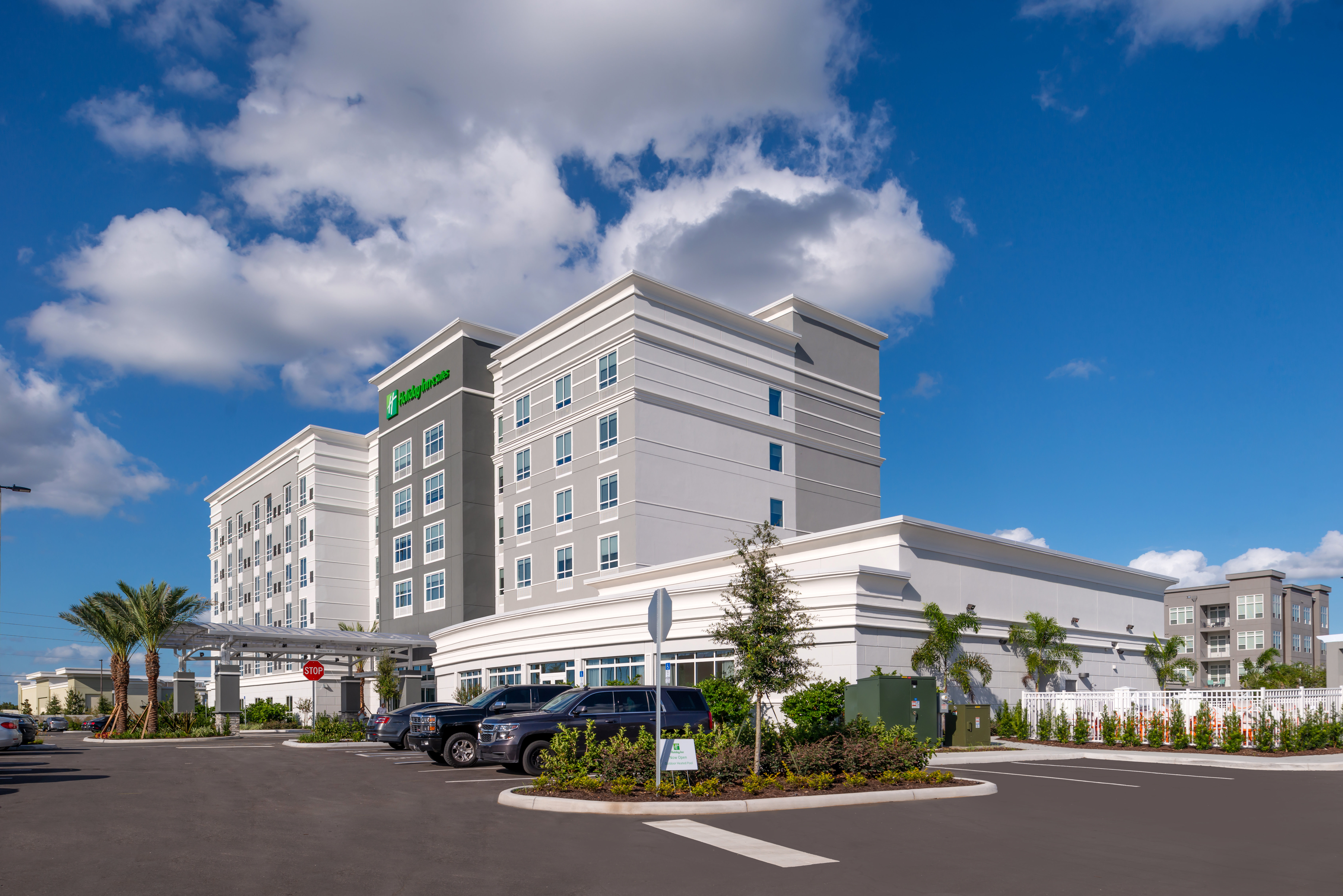 Holiday Inn & Suites Orlando I-Drive - Theme Parks 69/77
