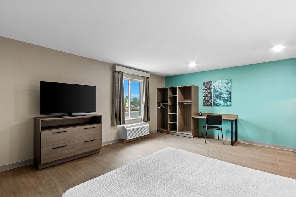 ECHO Suites Extended Stay by Wyndham Phoenix-Peoria/Glendale 56/74