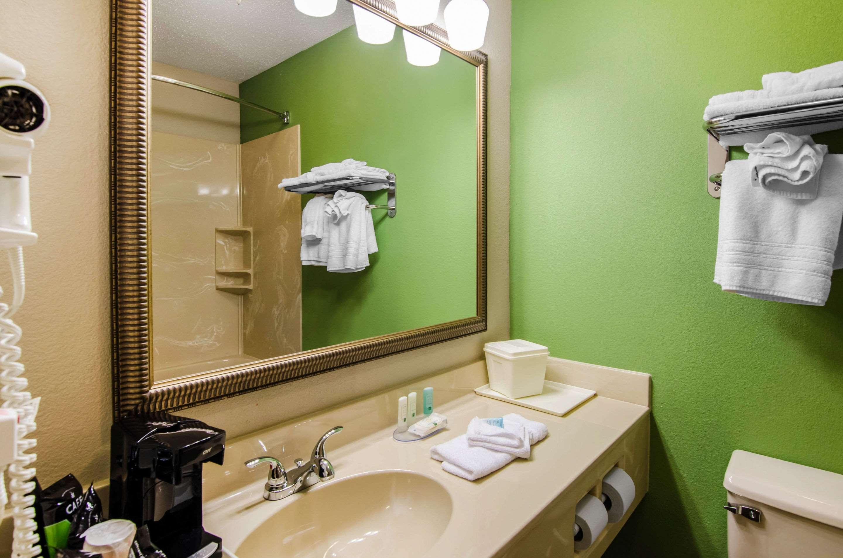 غرفة بسرير كوين لذوي الإعاقة، Quality Inn Summersville 4/5