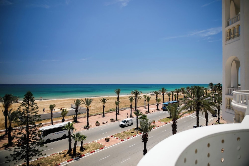 TMK L Atrium Yasmine Hammamet 54/60