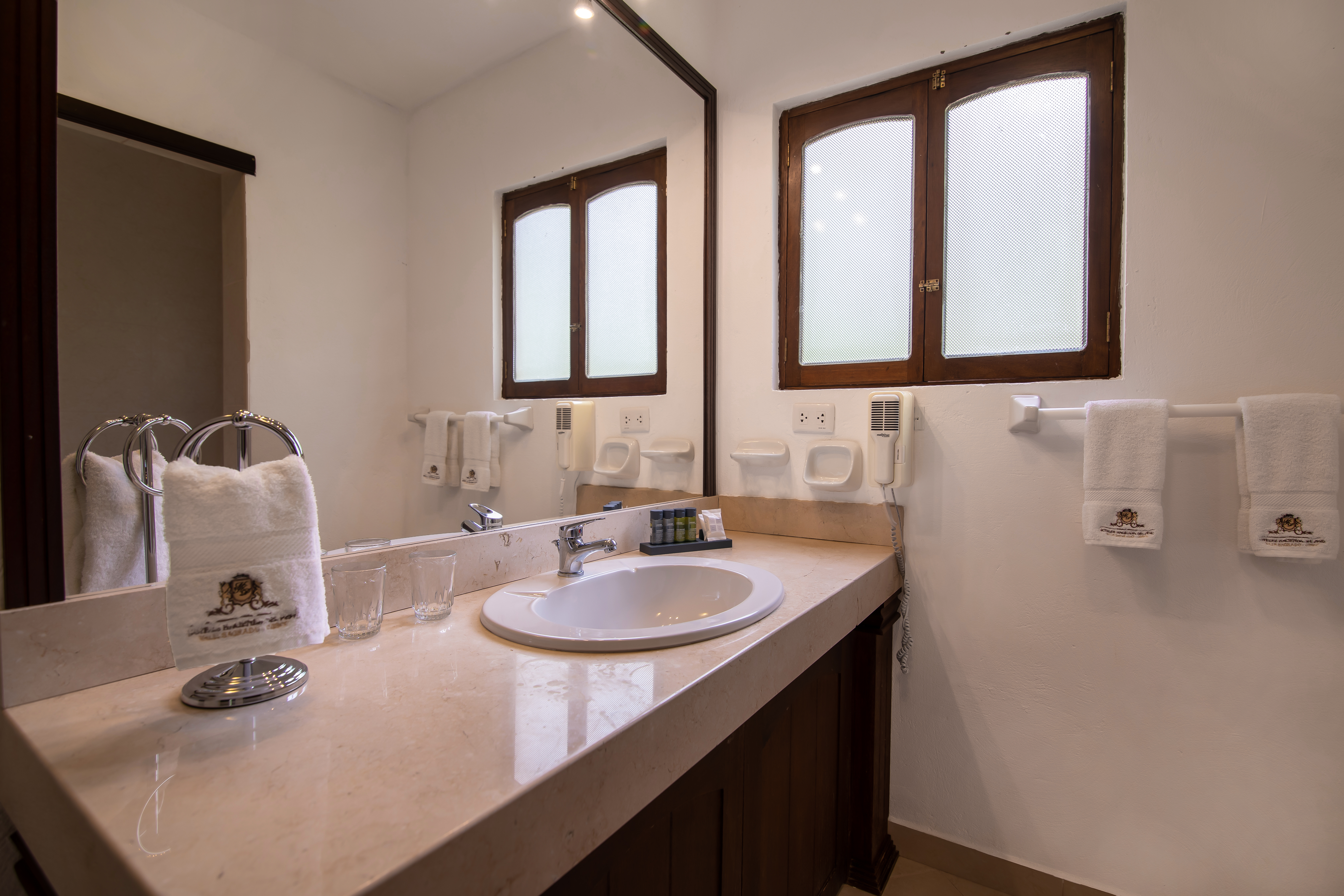 HOTEL HACIENDA DEL VALLE 17/18
