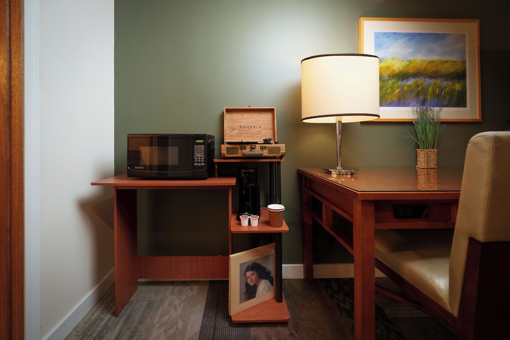 Shelton Inn 33/51