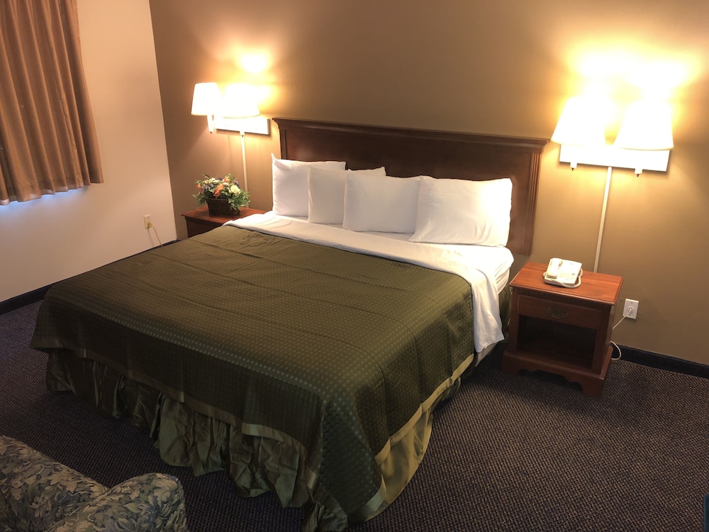 AmericInn by Wyndham Lake Mills 14/36
