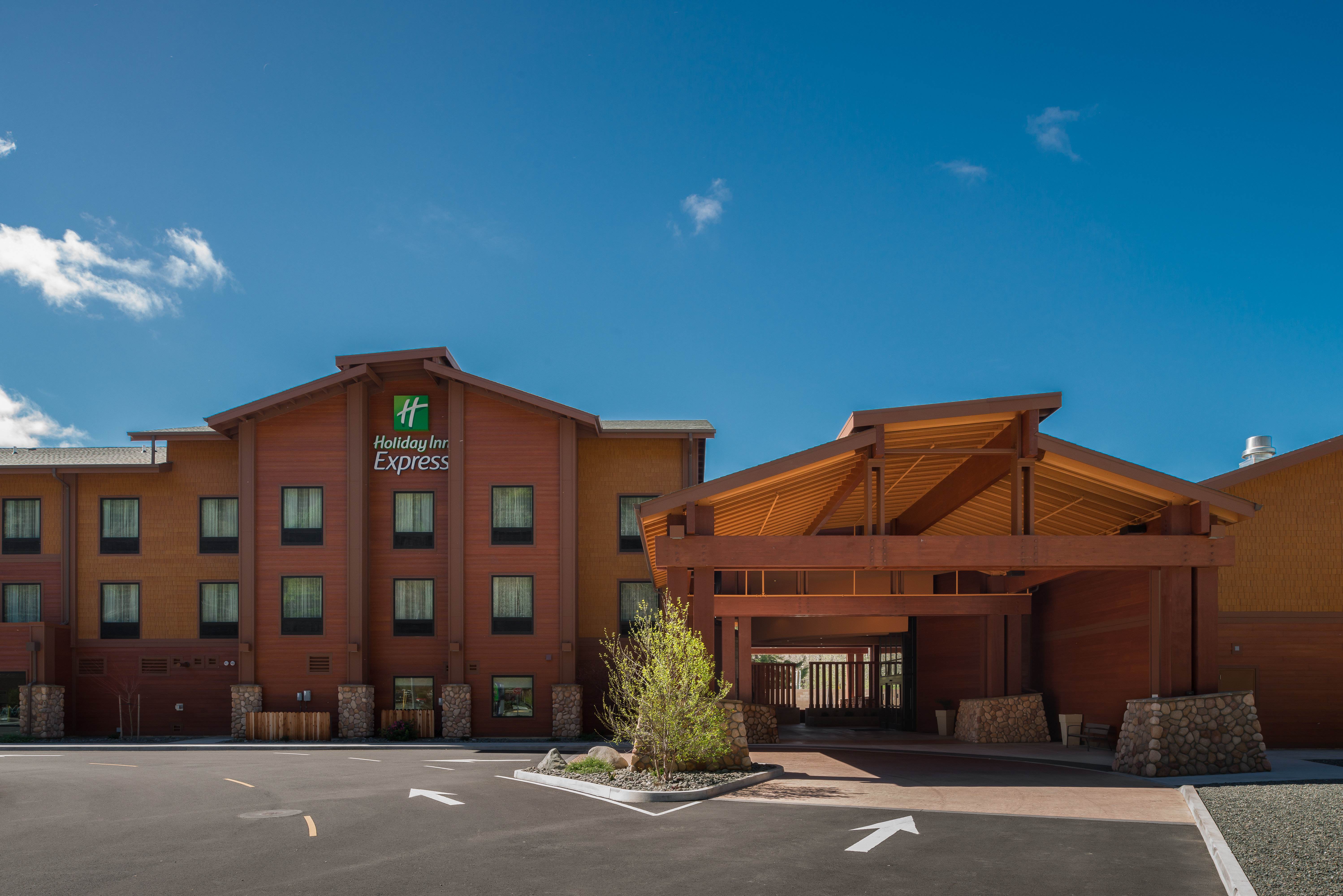 Holiday Inn Express Klamath - Redwood Ntl Pk Area 8/68