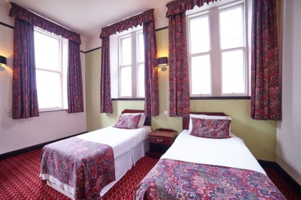 Station Hotel Aberdeen 34/67