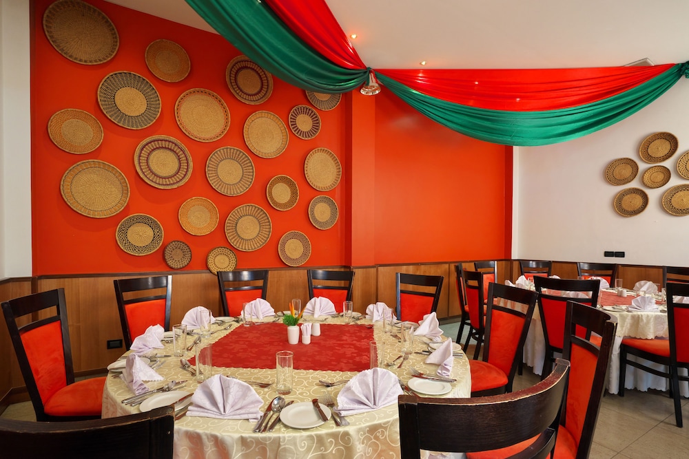 Fiesta Royale Hotel 33/50