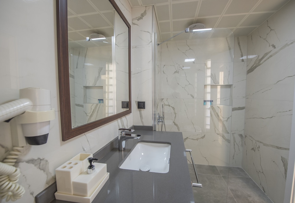 Belcehan Deluxe Hotel 47/50