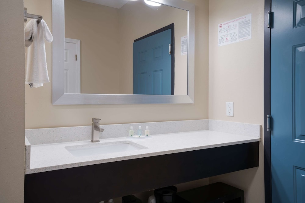 Quality Inn Wilmington NC 19/40