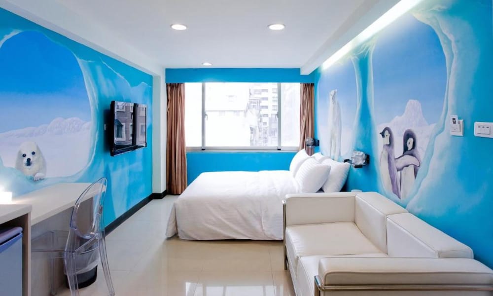 DONGMEN HOTEL 33/54