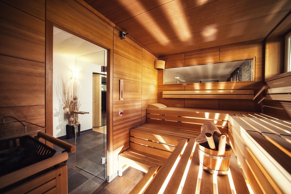 swimming pool spa