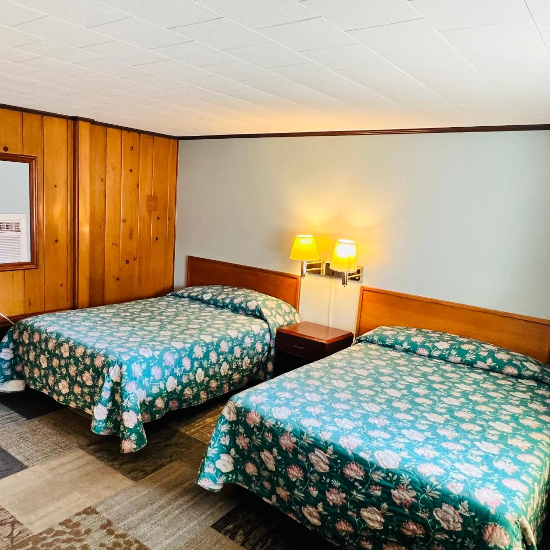 Sun 'n Snow Motel 13/50