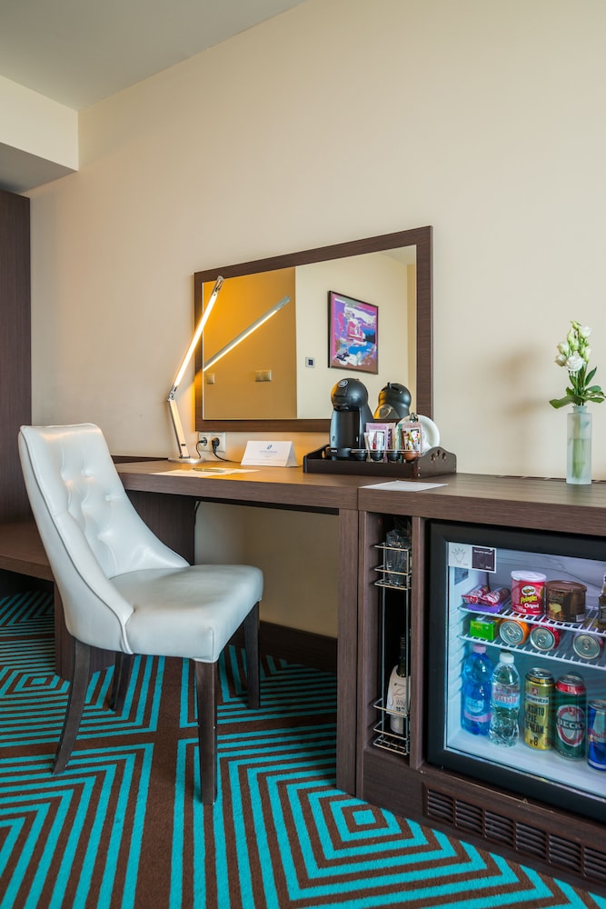 International Hotel Casino Tower Suites 40/50