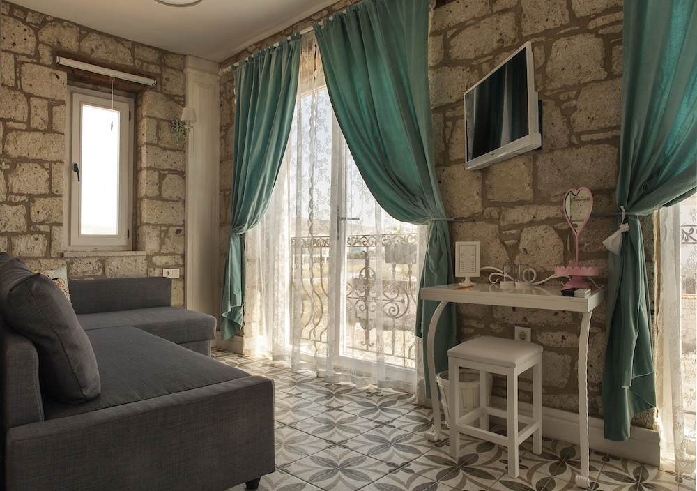 Vodina Hotel 23/50