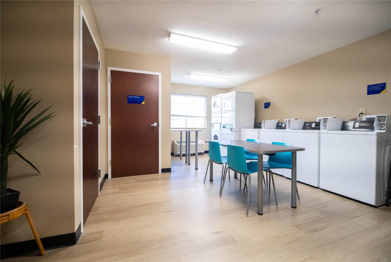 MICROTEL INN & SUITES BY WYNDHAM COLUMBIA/AT FORT JACKSON 8/34