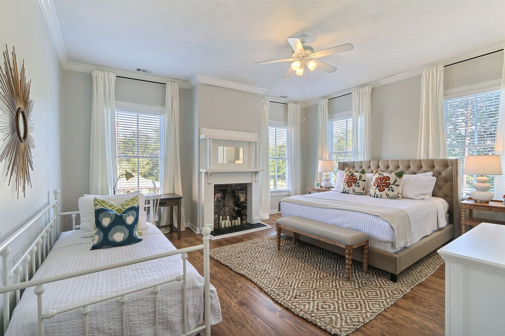 Gallery Stays - Parkside Manor 13/52