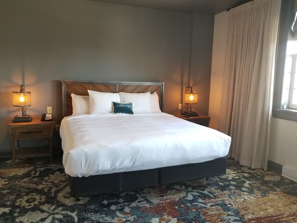 The Stella Hotel and Ballroom 11/66