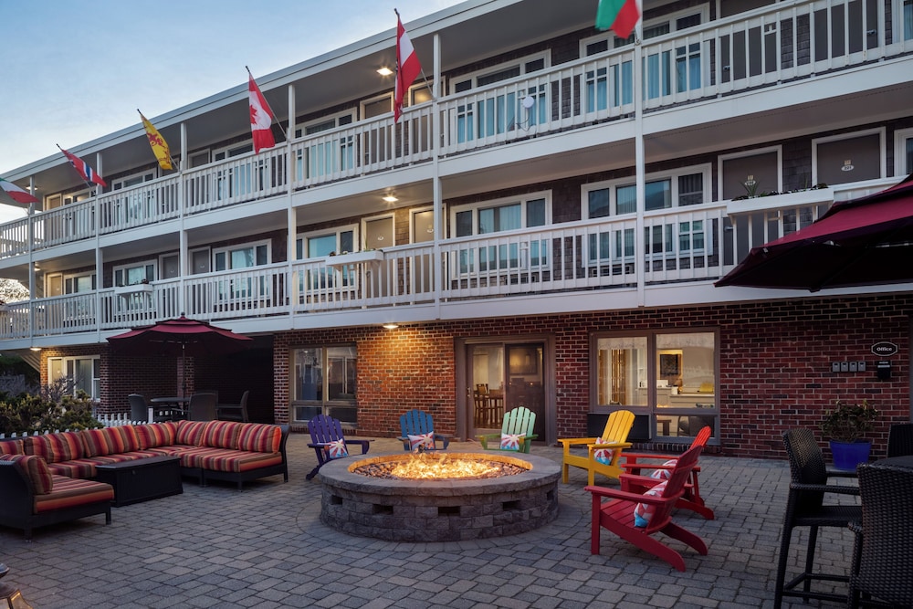 Surfside Hotel and Suites 45/57