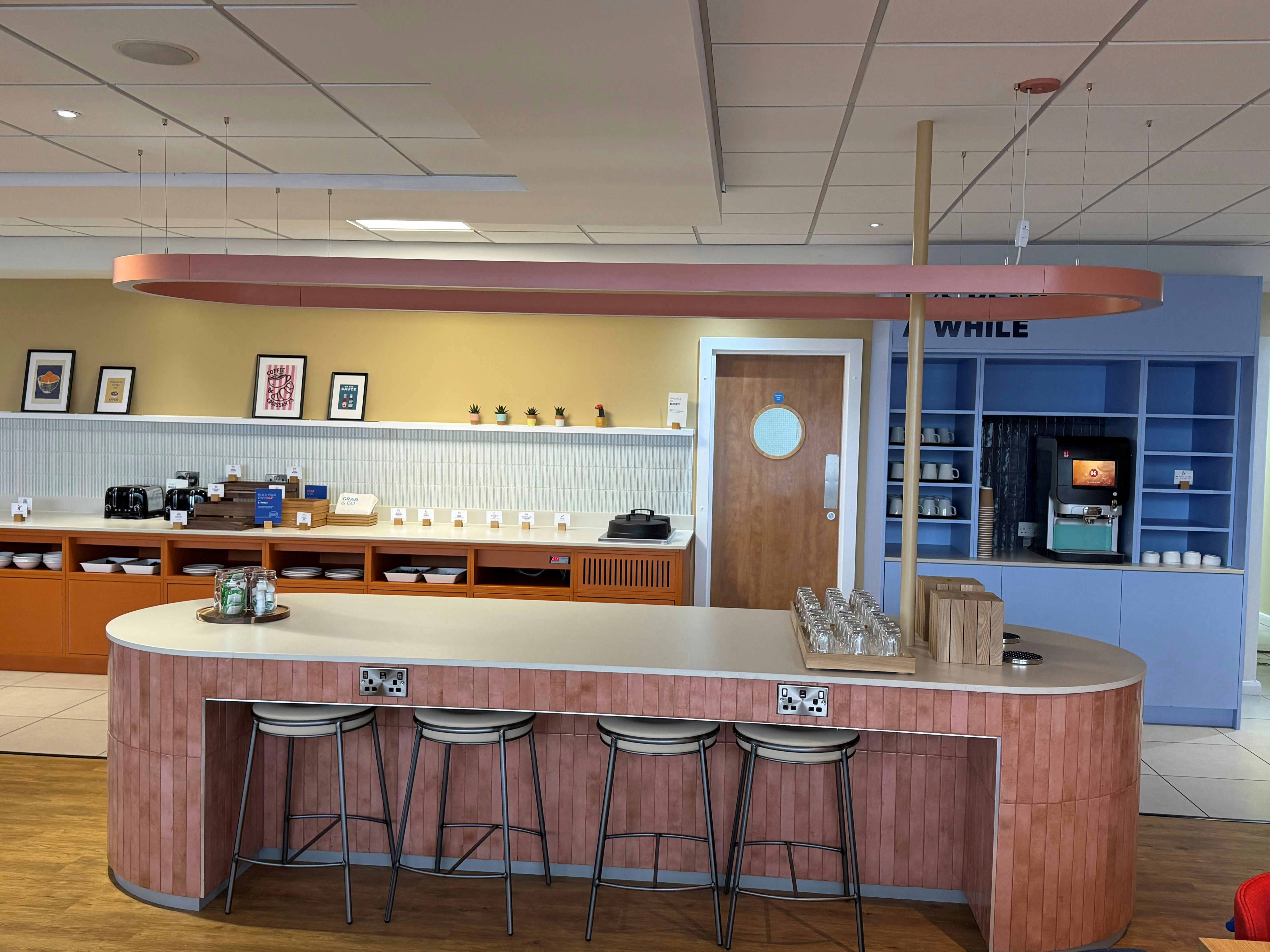 HOLIDAY INN EXPRESS NUNEATON 41/50
