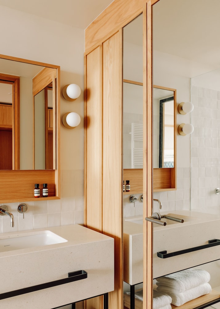 Room, King Bed, Garden View, Balcony, Aethos Ericeira 4/4