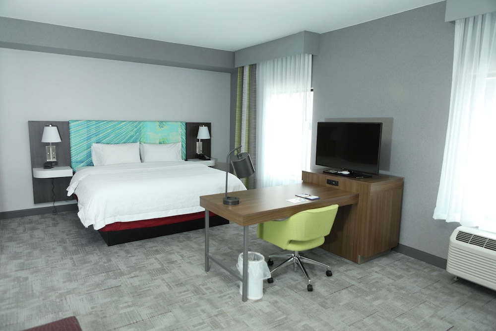 Hampton Inn & Suites Burlington IA 43/46