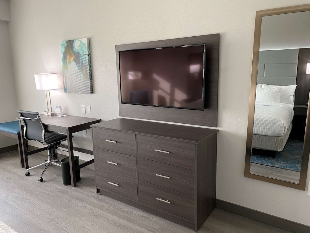 Executive Residency Antioch Inn 31/43