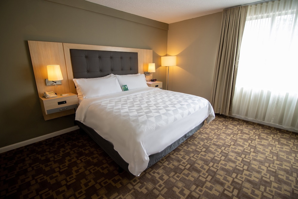 HOLIDAY INN SCRANTON EAST - DUNMORE 12/41