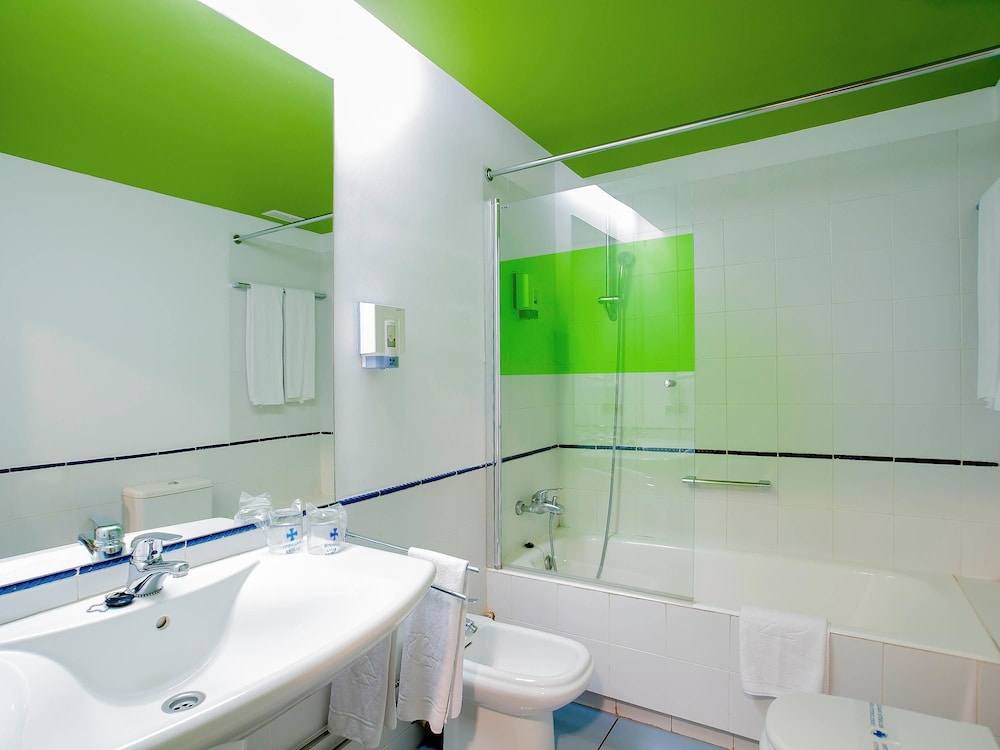 ibis Styles Zaragoza Ramiro I 63/65