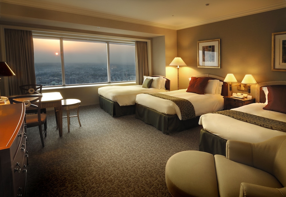 Yokohama Royal Park Hotel 11/24