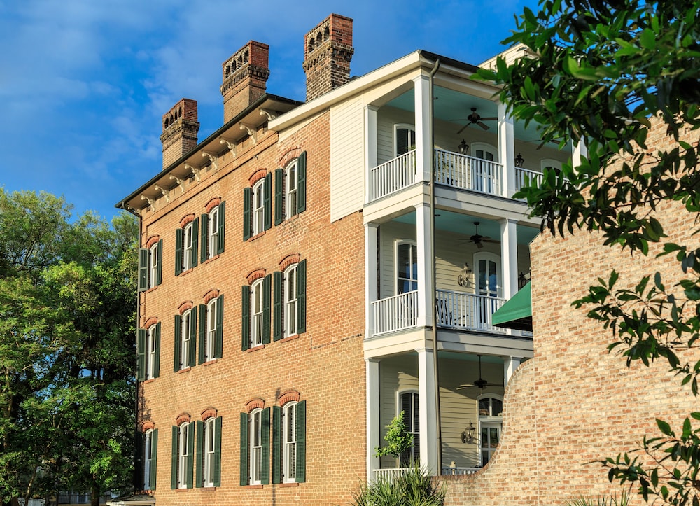 The Inn on West Liberty 6/66