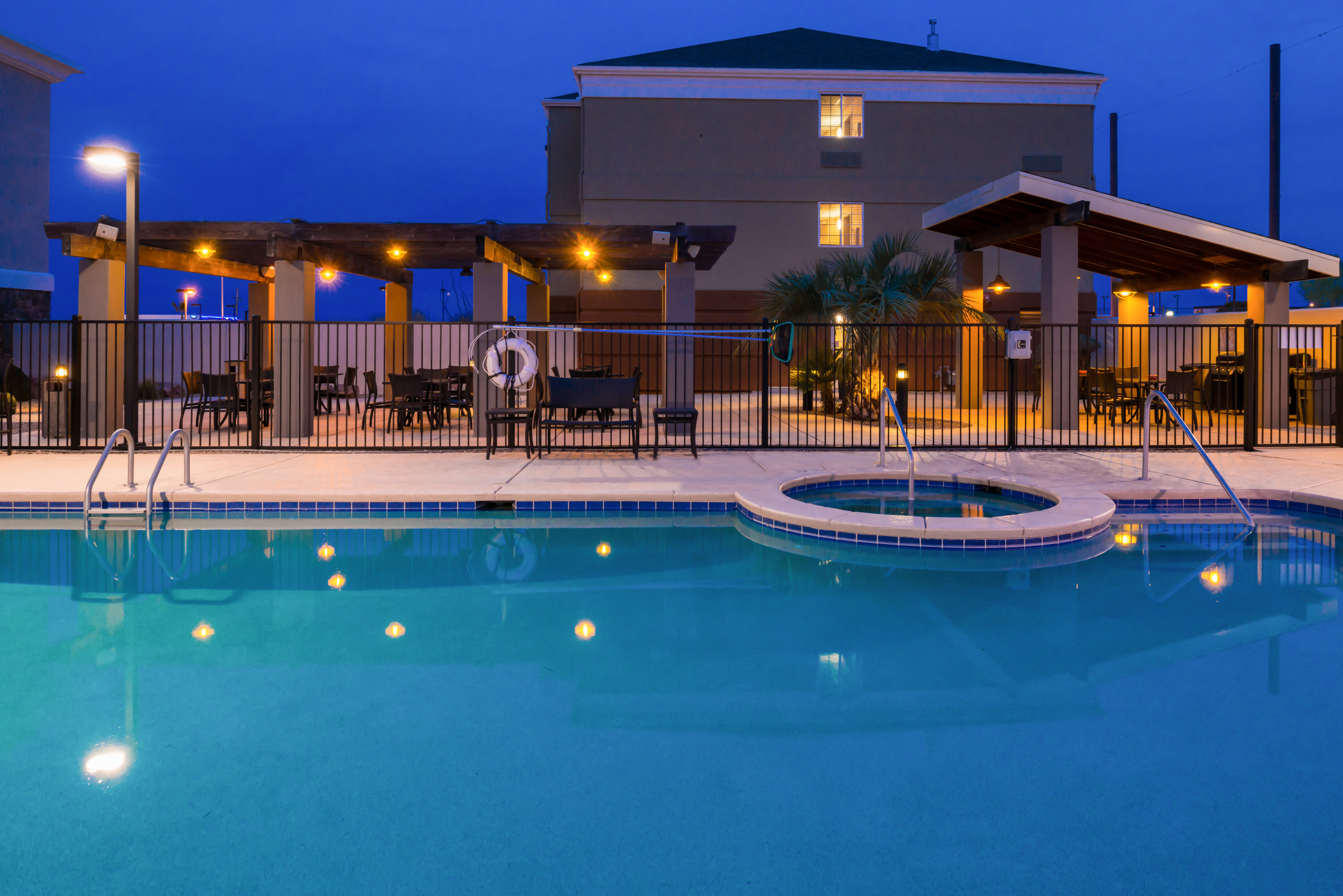 Holiday Inn Express Sierra Vista 2/76