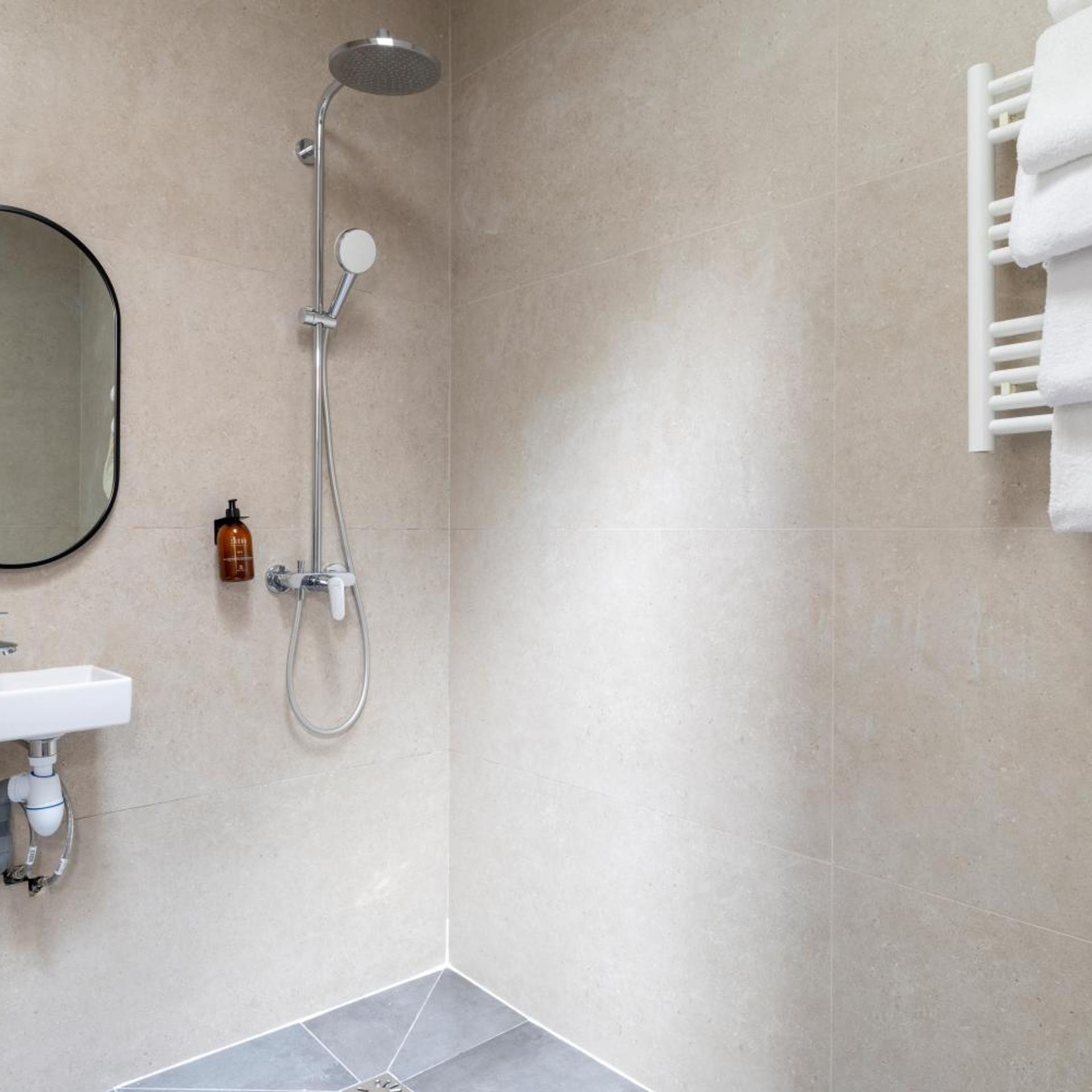 غرفة عائلية، Hotel Korner Etoile 2/2