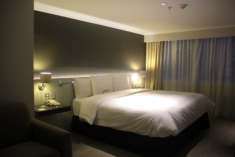 Sol de Oro Hotel And Suites 10/65