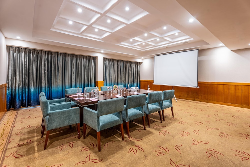 Park Plaza Chennai Omr 65/72