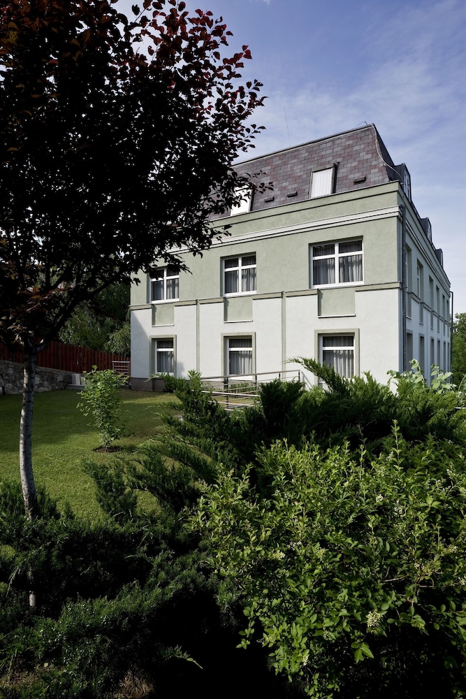 Jagello Business Hotel 36/39