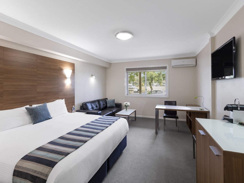 Mercure Wagga Wagga 17/50