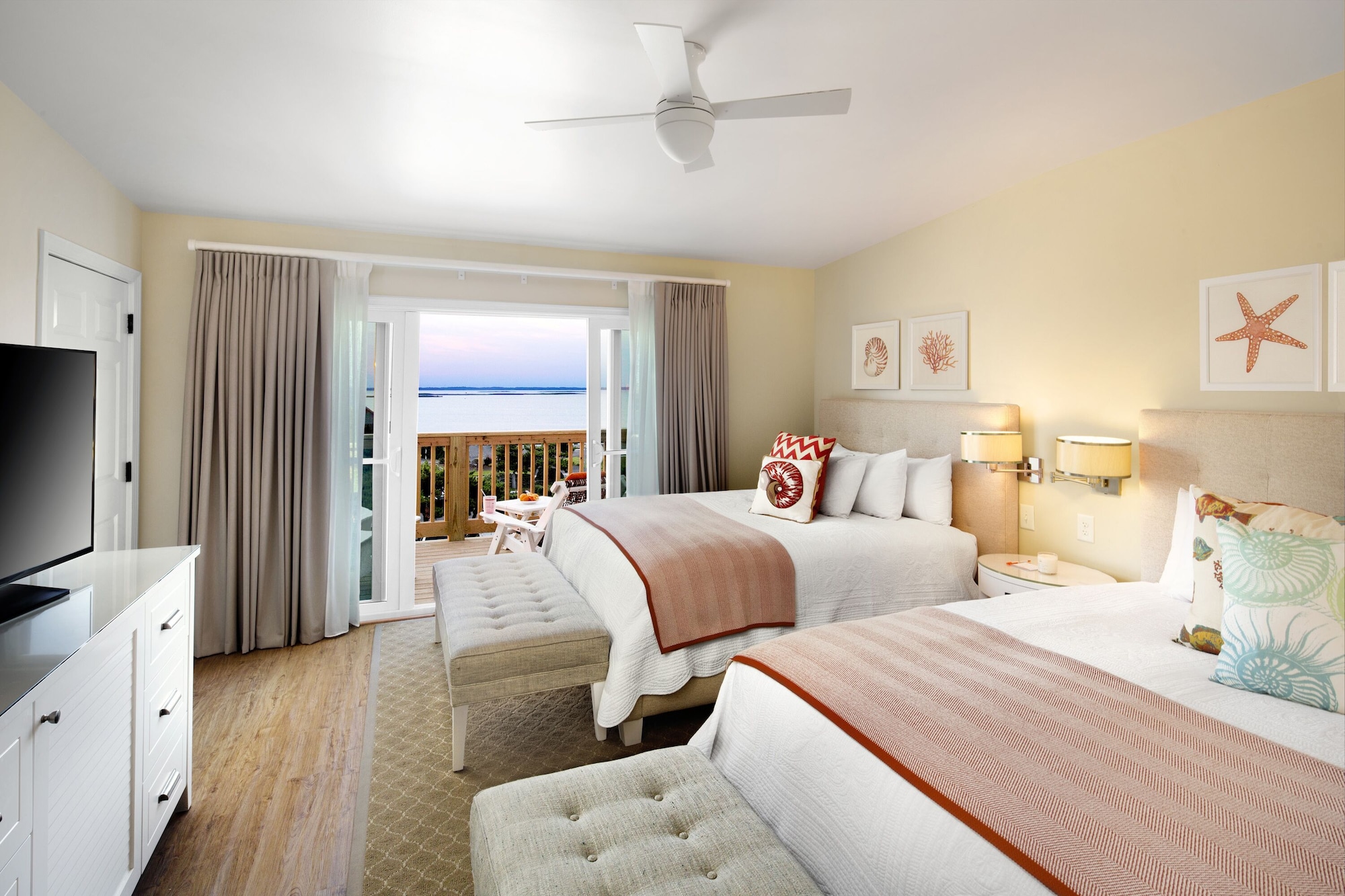 Ocean, 2 Double Beds