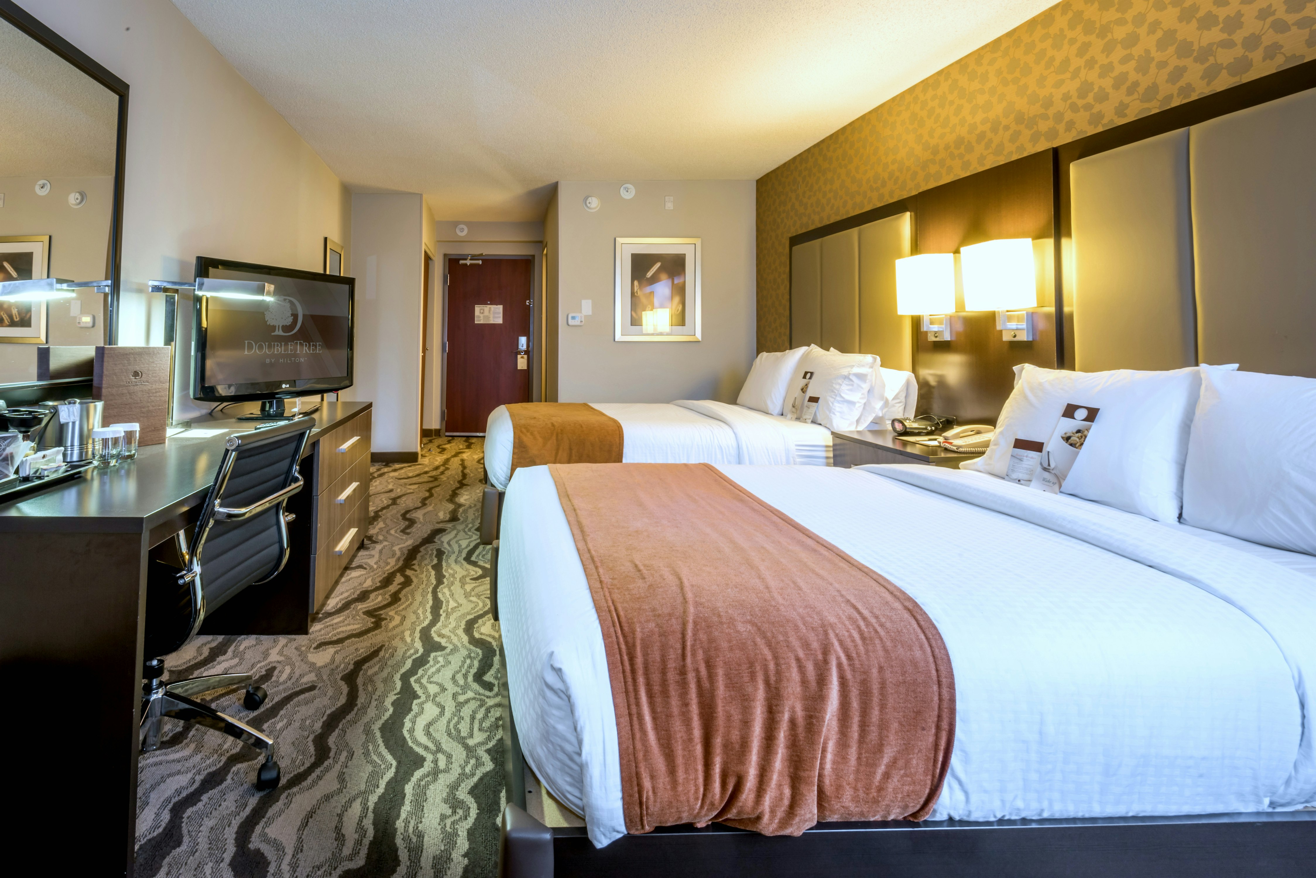 ROOM, 2 DOUBLE BEDS